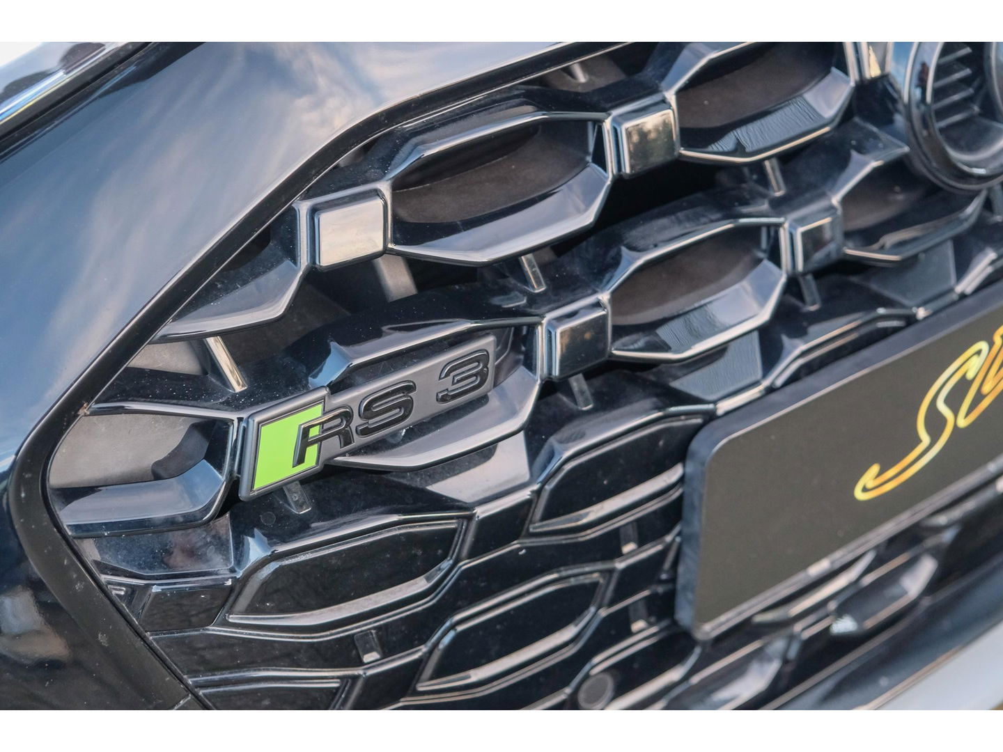 Audi RS3 Sportback 2.5 TFSI 400PK Quattro Hulk Panoramadak *BTW* Keramisch VOL! Massage B&O audio RS Dynamic