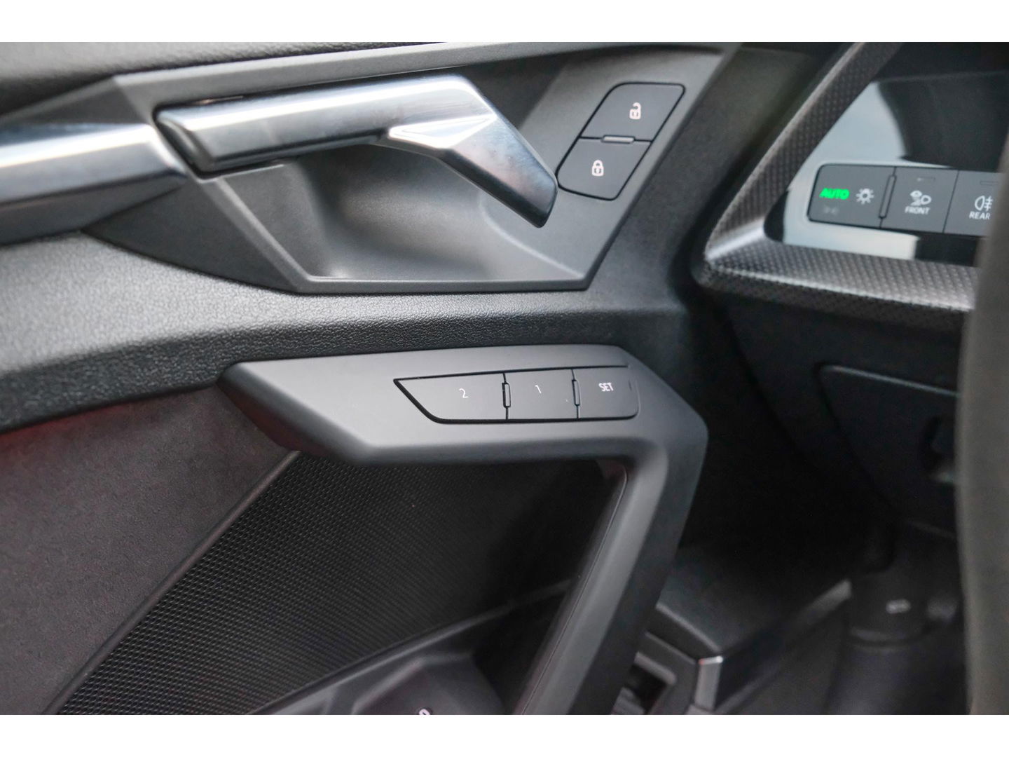 Audi RS3 Sportback 2.5 TFSI 400PK Quattro Hulk Panoramadak *BTW* Keramisch VOL! Massage B&O audio RS Dynamic