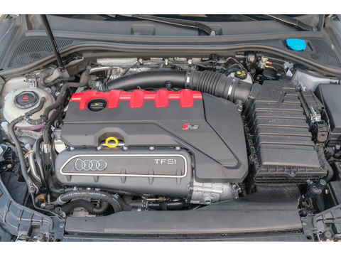 Audi RS3 Sportback 2.5 TFSI 400PK Quattro Hulk Panoramadak *BTW* Keramisch VOL! Massage B&O audio RS Dynamic