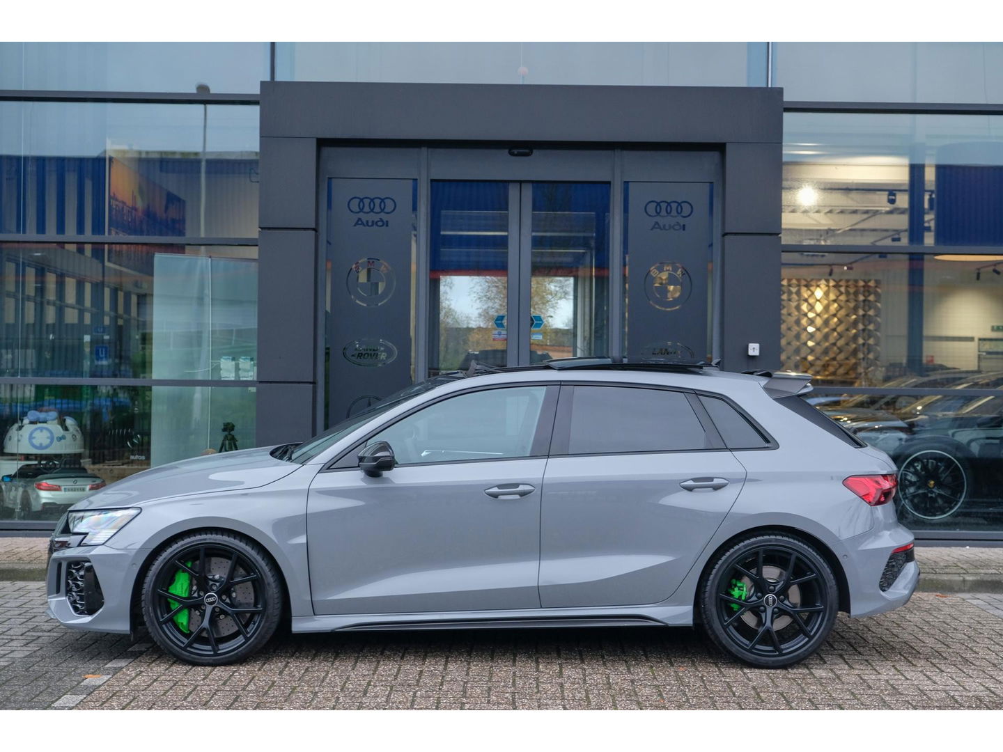 Audi RS3 Sportback 2.5 TFSI 400PK Quattro Hulk Panoramadak *BTW* Keramisch VOL! Massage B&O audio RS Dynamic