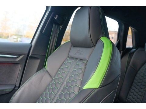 Audi RS3 Sportback 2.5 TFSI 400PK Quattro Hulk Panoramadak *BTW* Keramisch VOL! Massage B&O audio RS Dynamic