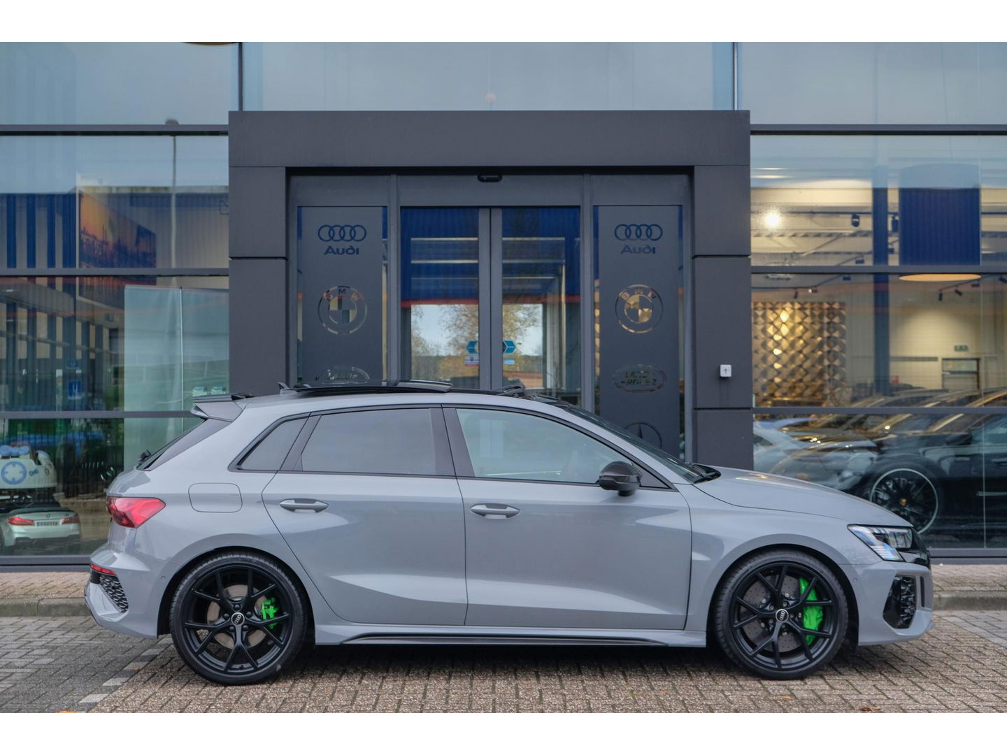 Audi RS3 Sportback 2.5 TFSI 400PK Quattro Hulk Panoramadak *BTW* Keramisch VOL! Massage B&O audio RS Dynamic