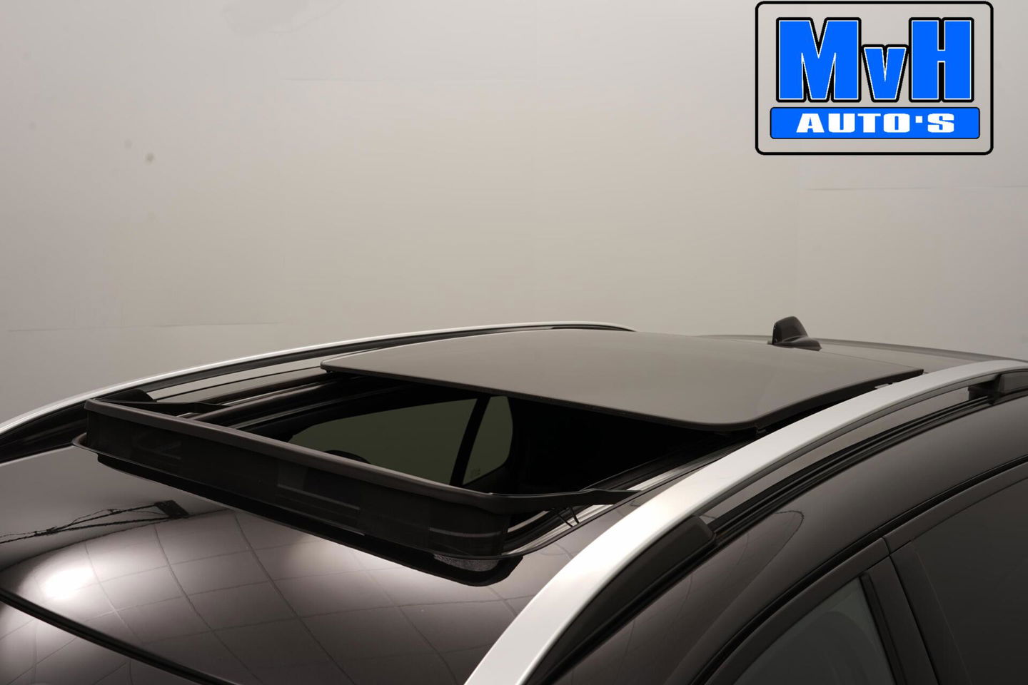 Lynk & Co 01 1.5 Plug-in Hybride|ZWARTE.HEMEL|360ºCAM|PANO|NAP