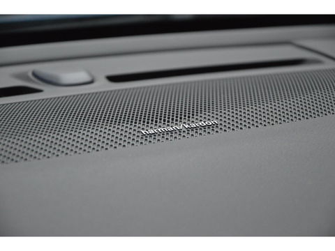 Volvo XC40 Recharge P8 AWD R-Design | Pilot-assist | Camera | Stoel + Stuur verwarmd | Harman Kardon |BLIS | Parkeersensoren |