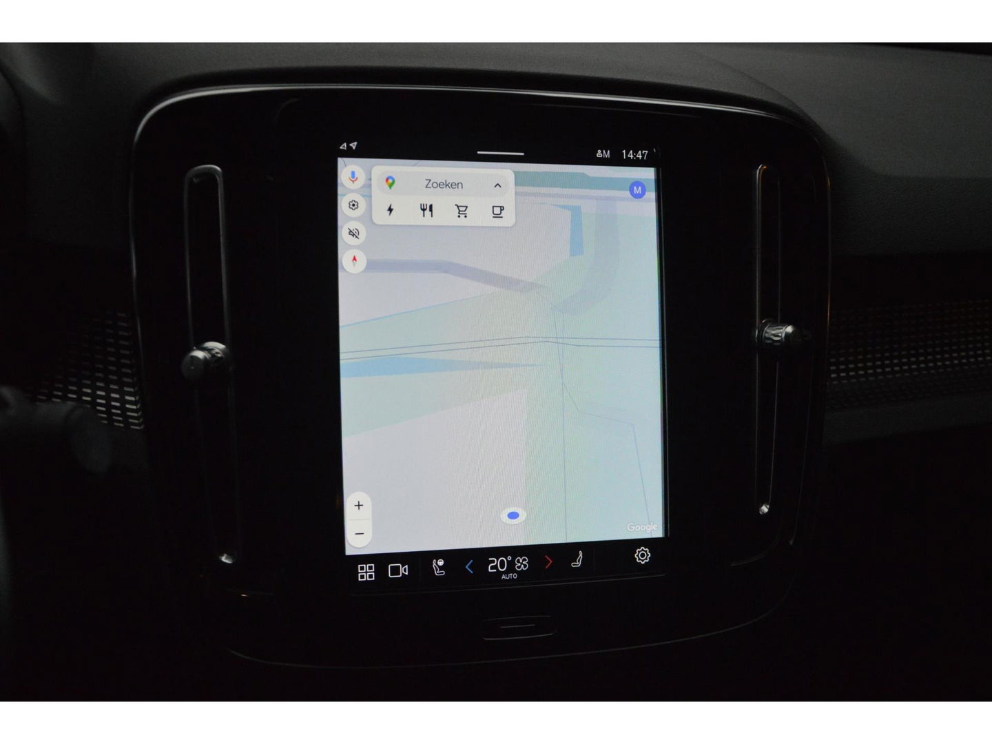 Volvo XC40 Recharge P8 AWD R-Design | Pilot-assist | Camera | Stoel + Stuur verwarmd | Harman Kardon |BLIS | Parkeersensoren |