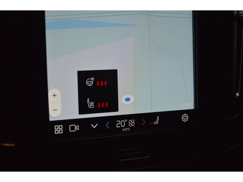 Volvo XC40 Recharge P8 AWD R-Design | Pilot-assist | Camera | Stoel + Stuur verwarmd | Harman Kardon |BLIS | Parkeersensoren |