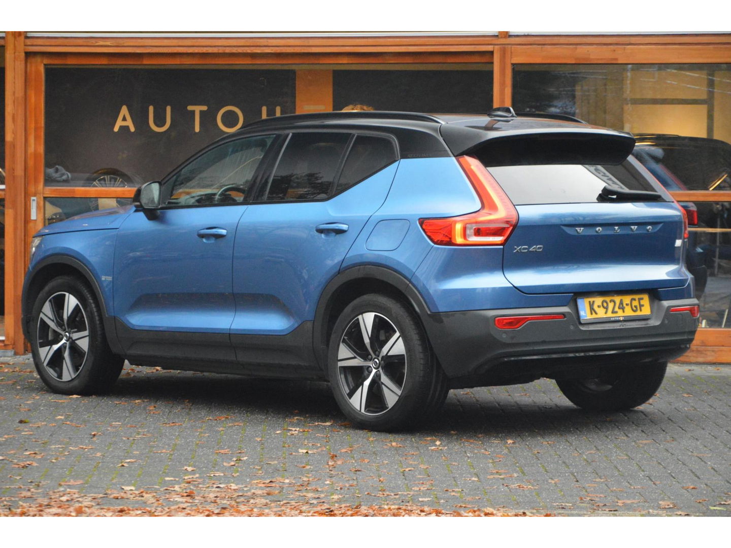 Volvo XC40 Recharge P8 AWD R-Design | Pilot-assist | Camera | Stoel + Stuur verwarmd | Harman Kardon |BLIS | Parkeersensoren |