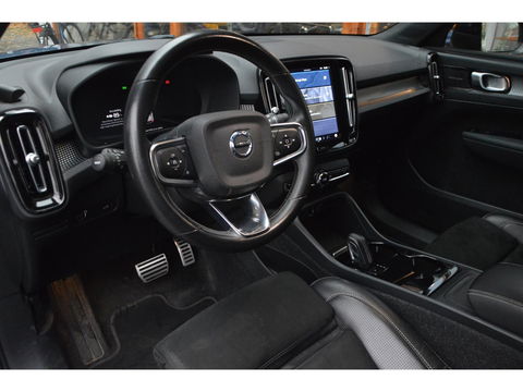 Volvo XC40 Recharge P8 AWD R-Design | Pilot-assist | Camera | Stoel + Stuur verwarmd | Harman Kardon |BLIS | Parkeersensoren |
