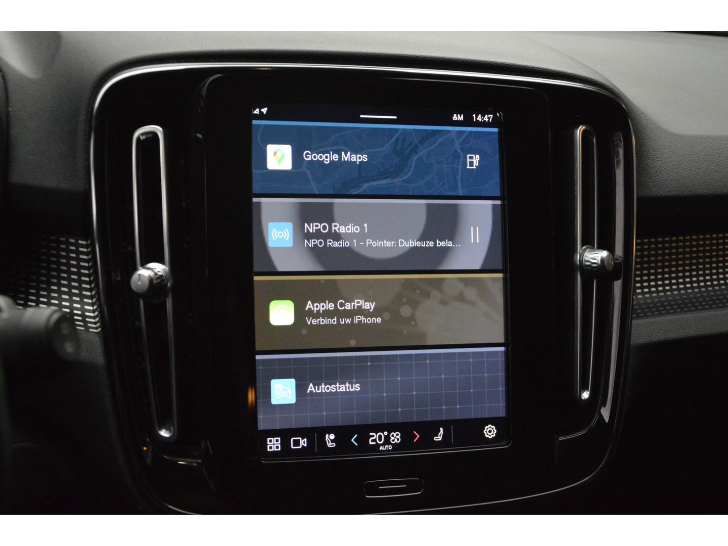 Volvo XC40 Recharge P8 AWD R-Design | Pilot-assist | Camera | Stoel + Stuur verwarmd | Harman Kardon |BLIS | Parkeersensoren |