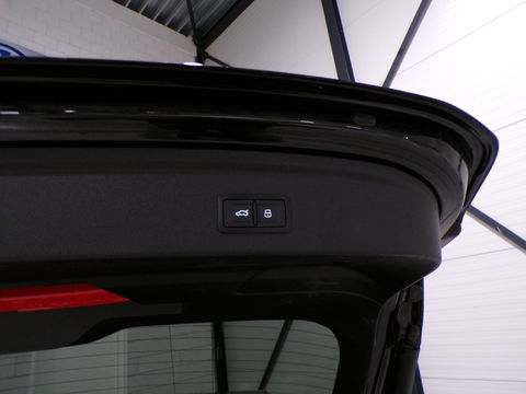 Audi A3 Sportback 35 TFSI 150PK S-Line edition "Automaat" Carplay Stoelverwarming Virtual Adaptive-cruise Elektrische-achterklep