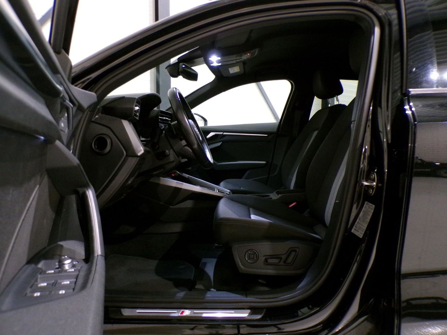 Audi A3 Sportback 1.5 TFSI 150PK S-Line edition 35 "Automaat" Carplay Stoelverwarming Virtual Adaptive-cruise Elektrische-klep