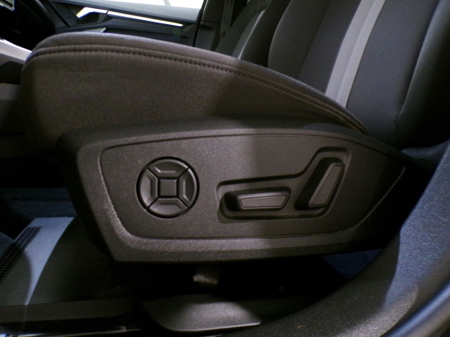 Audi A3 Sportback 35 TFSI 150PK S-Line edition "Automaat" Carplay Stoelverwarming Virtual Adaptive-cruise Elektrische-achterklep