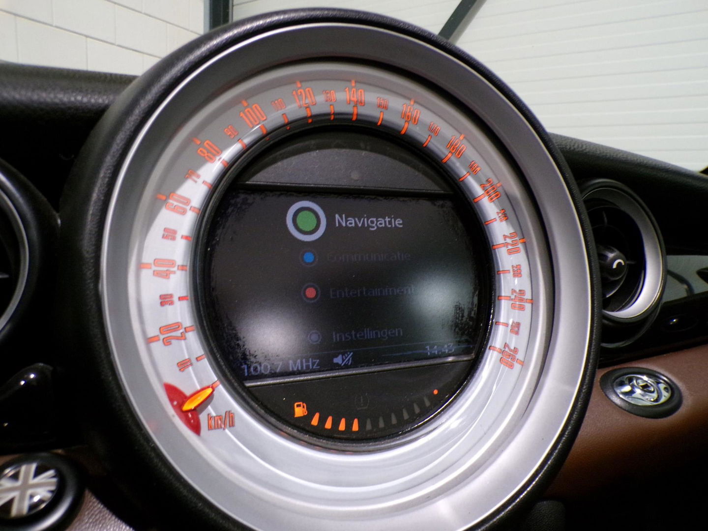 MINI Cabrio 1.6 Cooper S 174PK "Origineel NL!" Cognac-Leer Stoelverwarming Bluetooth Navigatie Cruise 17"Velgen Parkeersensor