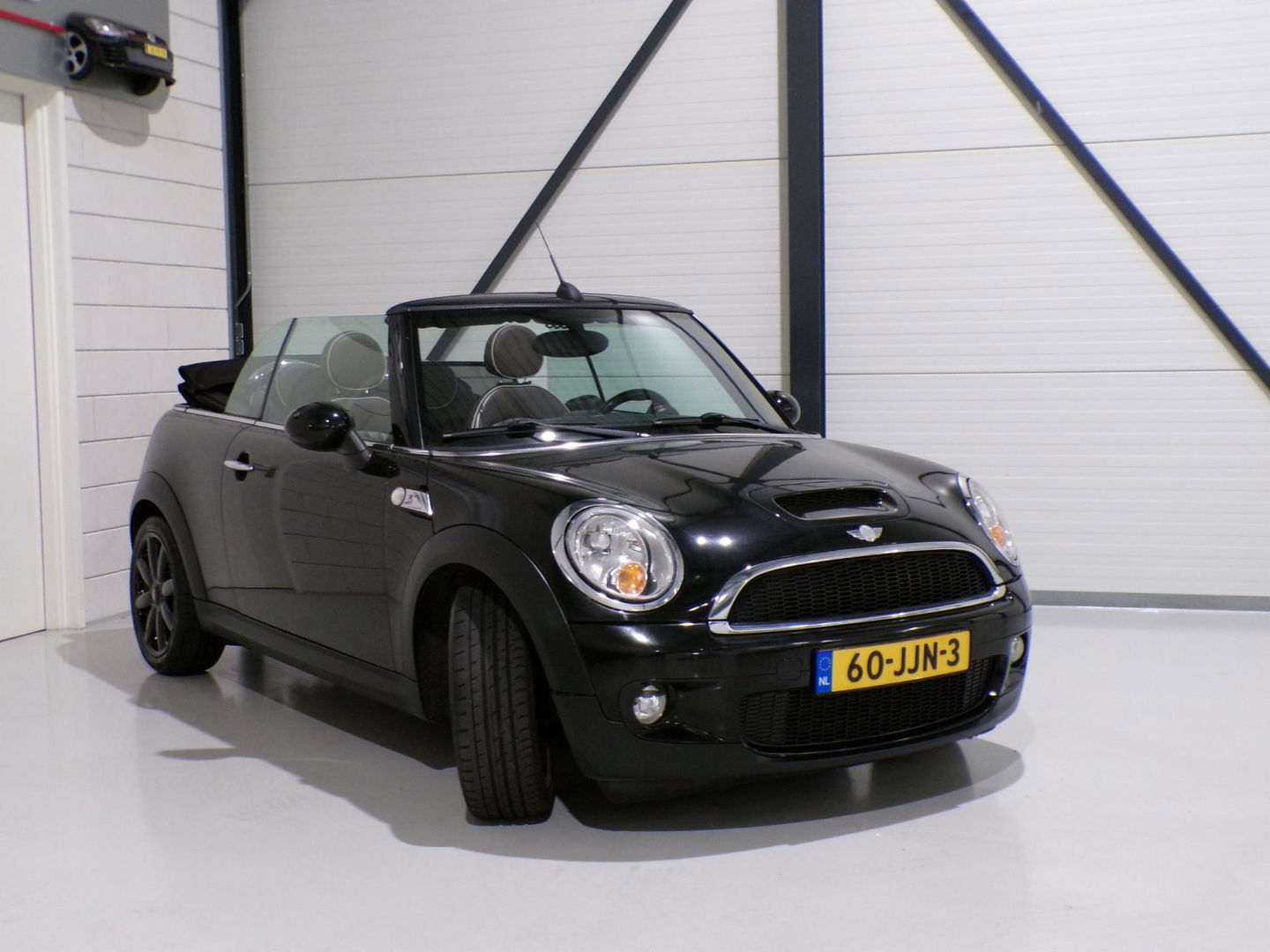 MINI Cabrio 1.6 Cooper S 174PK "Origineel NL!" Cognac-Leer Stoelverwarming Bluetooth Navigatie Cruise 17"Velgen Parkeersensor