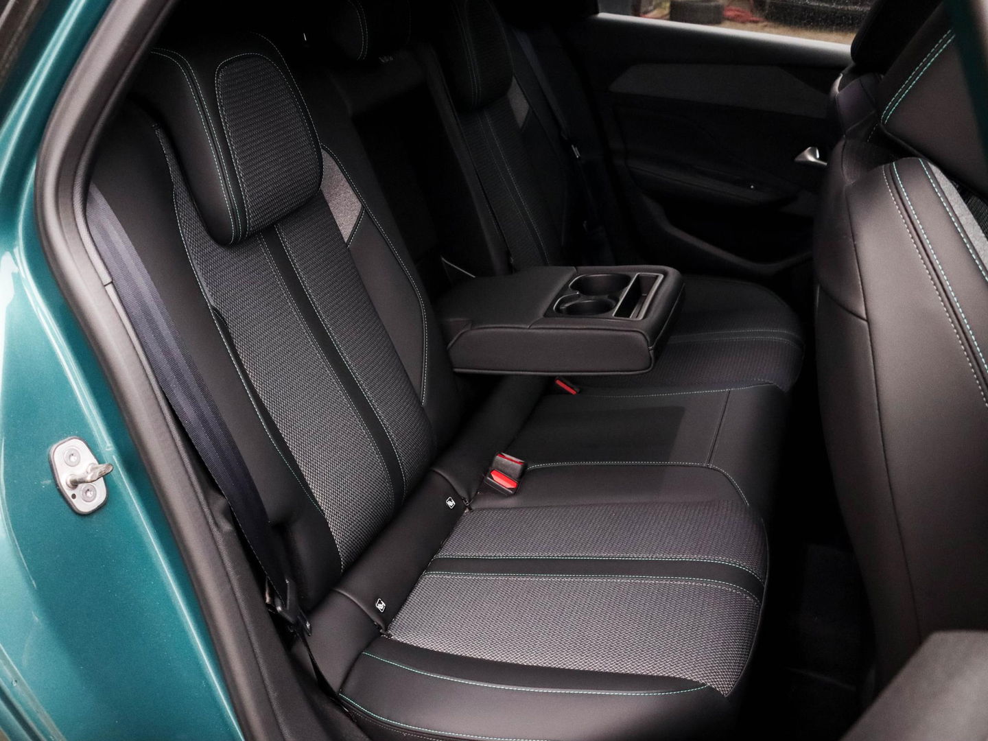 Peugeot 308 SW 1.6 HYbrid 180 Allure Pack Business AGR 360 Cam Trekhaak