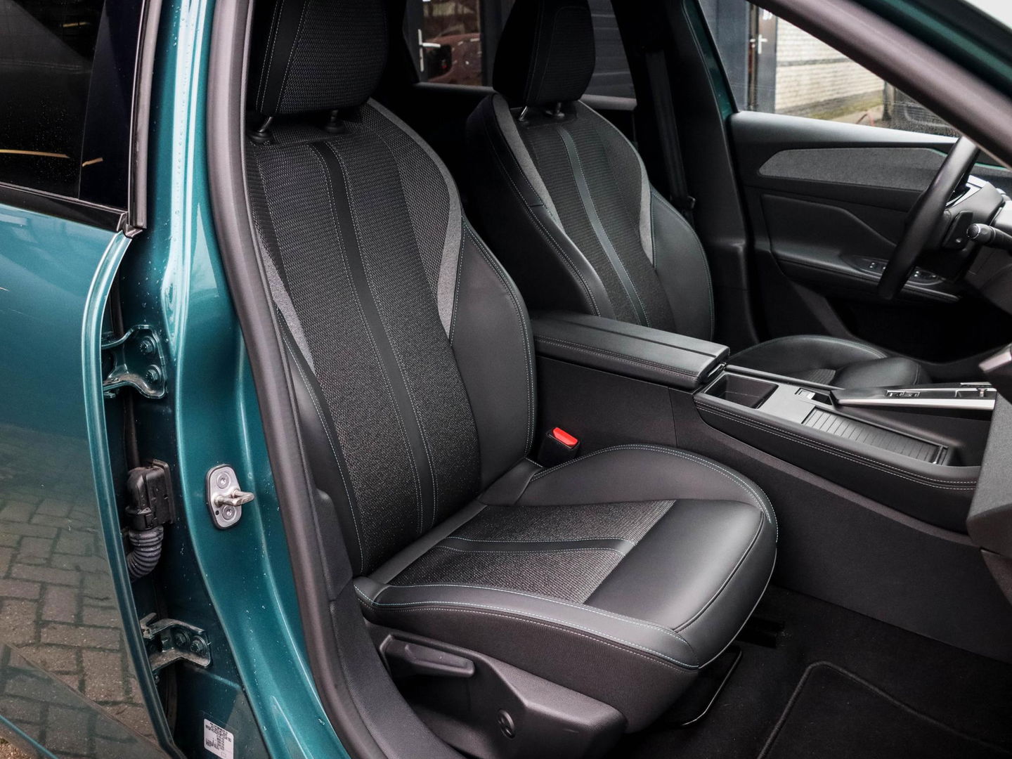 Peugeot 308 SW 1.6 HYbrid 180 Allure Pack Business AGR 360 Cam Trekhaak