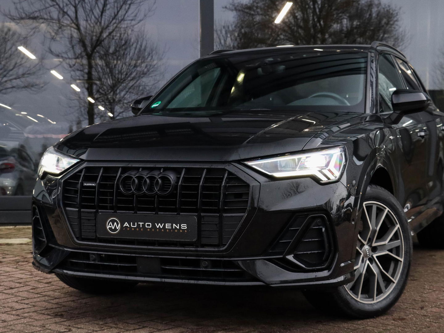 Audi Q3 40 TFSI 190pk Quattro Aut. S line Trekhaak wegkl. Sfeerverl. Virtual Cockpit