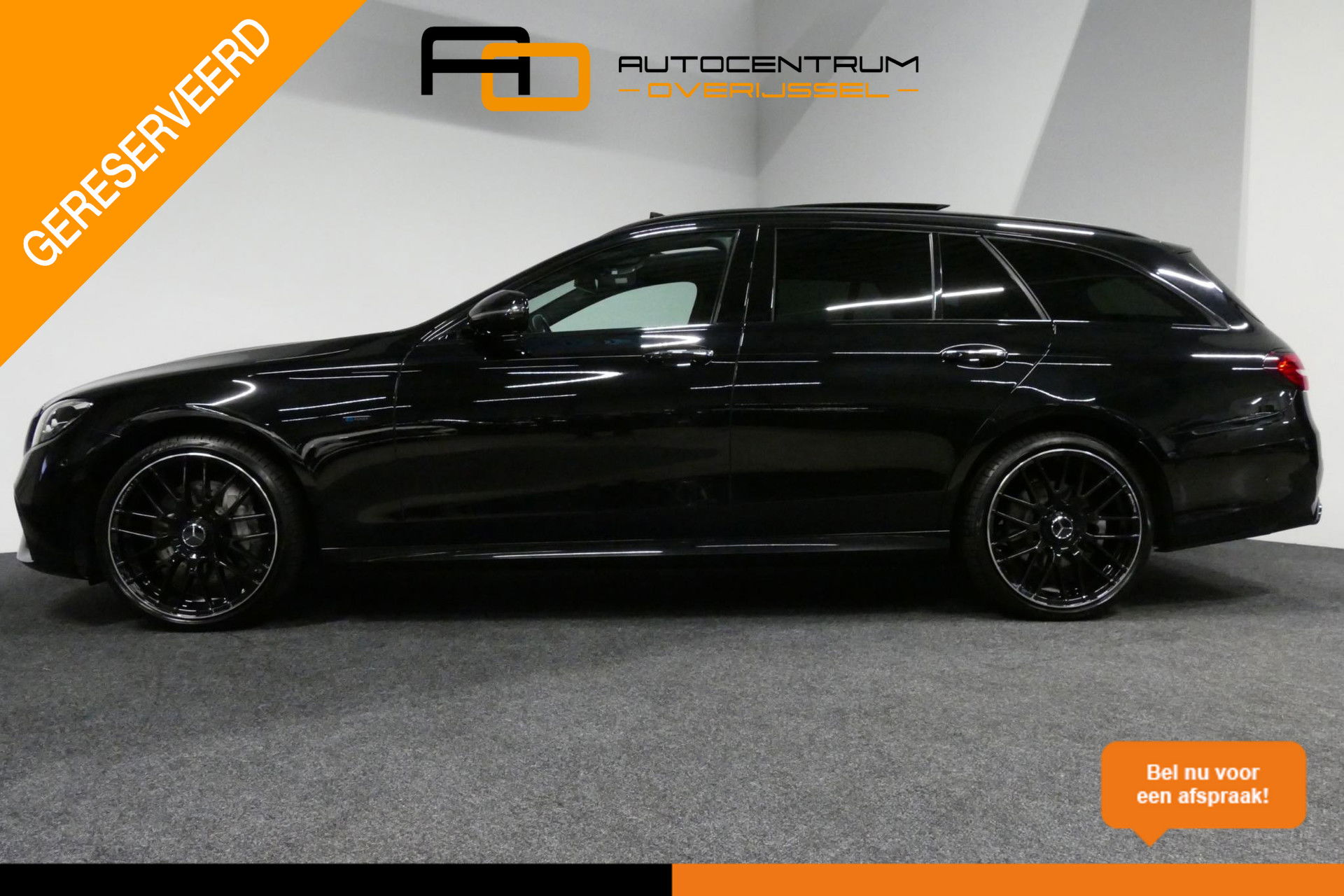 Mercedes-Benz E-Klasse Estate 300 e AMG Line / E63 AMG Grill / E63 AMG Diffuser / Panoramadak / Burmester Sound System / Sfeerverlichting / Luchtvering (achteras) / LED High Performance / 20'' LMV / Night pakket / Apple Carplay - Andriod auto / Stoelverwarming / Trekhaak (zwenk