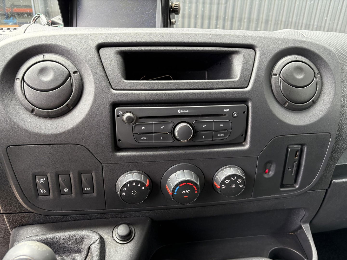 Renault Master T35 2.3 dCi L2H2 145pk | MARGE | Navigatie | Camera | Trekhaak | Airco | Cruise control | 12 maanden APK |