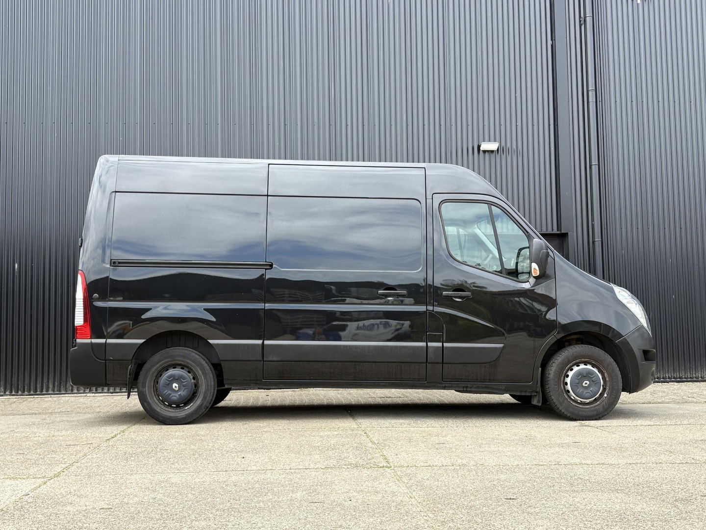 Renault Master T35 2.3 dCi L2H2 145pk | MARGE | Navigatie | Camera | Trekhaak | Airco | Cruise control | 12 maanden APK |