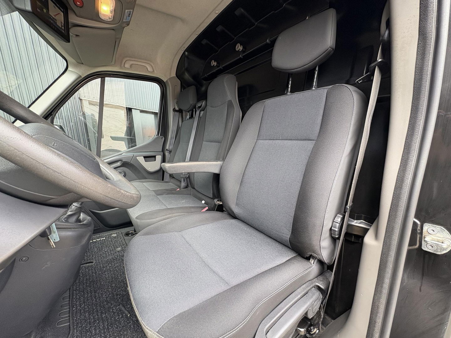 Renault Master T35 2.3 dCi L2H2 145pk | MARGE | Navigatie | Camera | Trekhaak | Airco | Cruise control | 12 maanden APK |