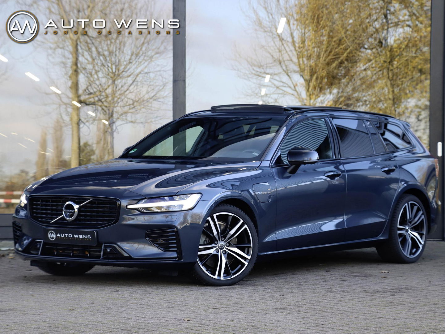 Volvo V60 T8 AWD Plus Dark 455pk 360 Cam PanoDak Harman Kardon Trekhaak