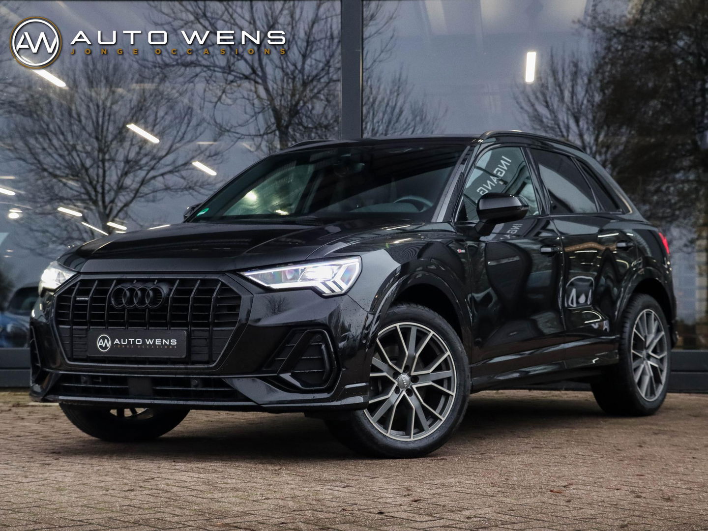Audi Q3 40 TFSI 190pk Quattro Aut. S line Trekhaak wegkl. Sfeerverl. Virtual Cockpit