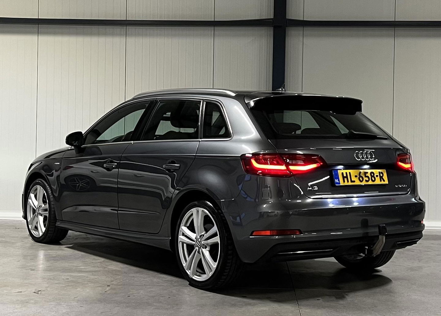 Audi A3 Sportback 1.4 e-tron PHEV S-line Leer PDC Trekhaak