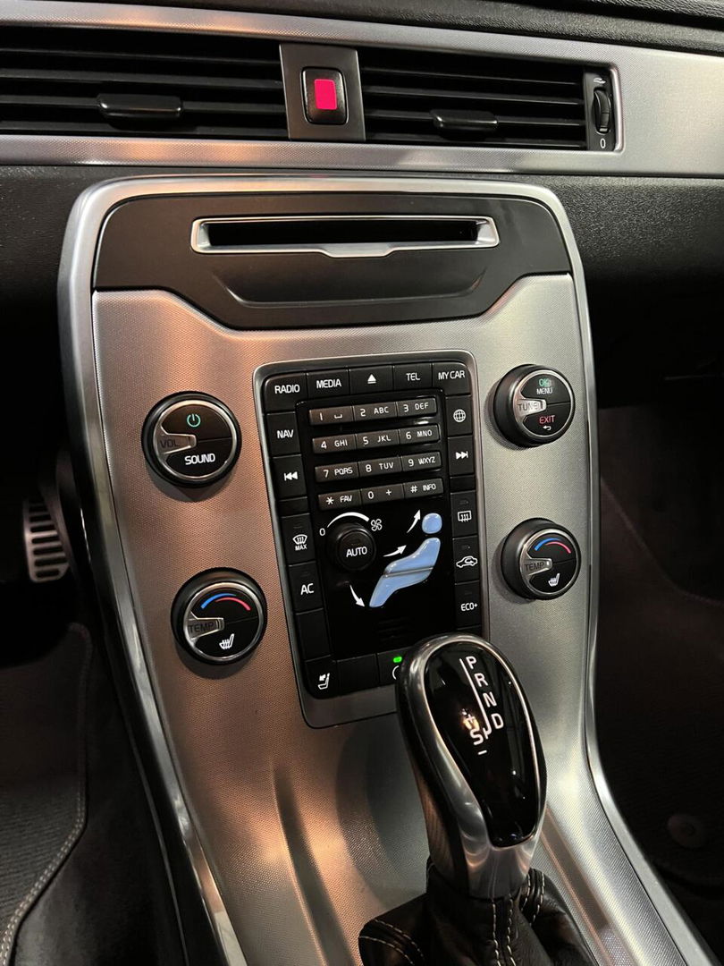 Volvo V70 D3 2.0 150PK Polstar+ Leer Navi Xenon Trekhaak