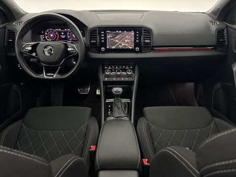 Škoda Karoq 1.5 TSI ACT 150PK Sportline | Pano | Sfeerverl. | Camera | LED | Virtual | Carplay | Stoel/Stuurverw.