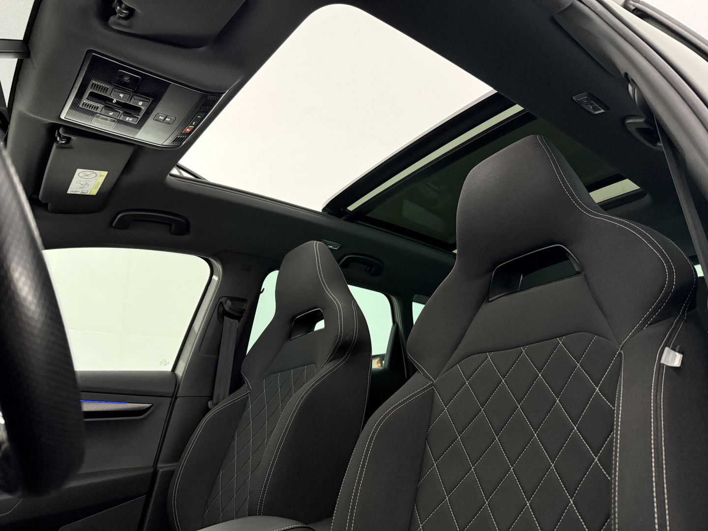 Škoda Karoq 1.5 TSI ACT 150PK Sportline | Pano | Sfeerverl. | Camera | LED | Virtual | Carplay | Stoel/Stuurverw.