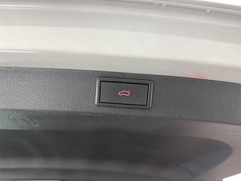 Škoda Karoq 1.5 TSI ACT 150PK Sportline | Pano | Sfeerverl. | Camera | LED | Virtual | Carplay | Stoel/Stuurverw.