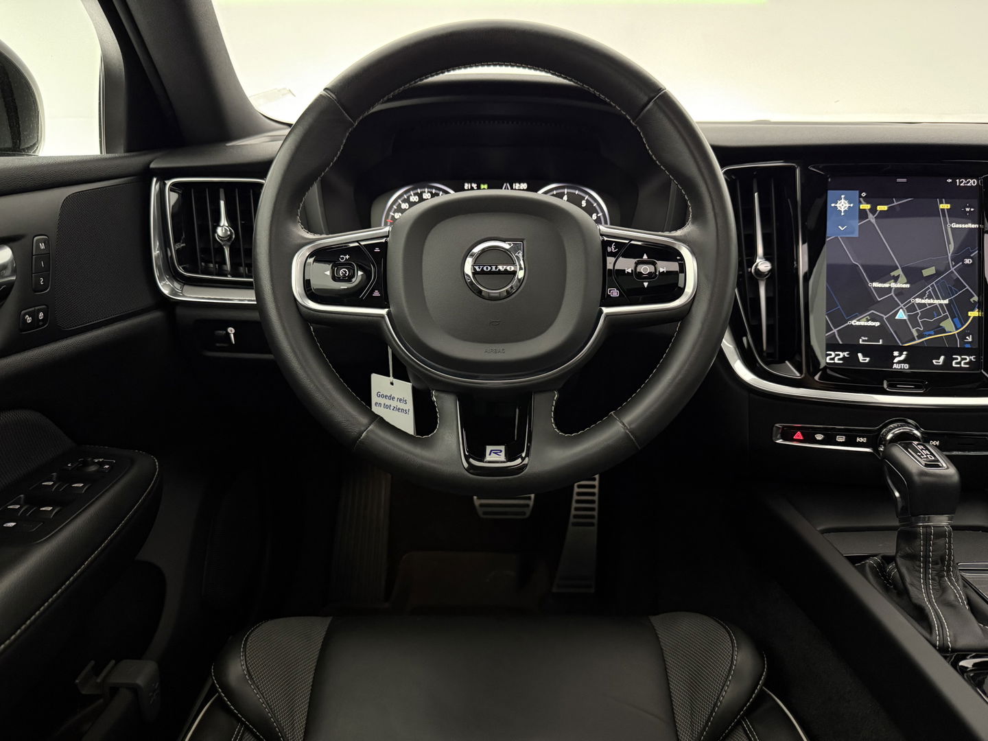 Volvo V60 2.0 T4 R-Design | Pano |  LED | Virtual | Memory | Stoelverw. | Camera | Carplay | Cruise | NAP