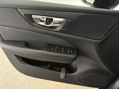 Volvo V60 2.0 T4 R-Design | Pano |  LED | Virtual | Memory | Stoelverw. | Camera | Carplay | Cruise | NAP