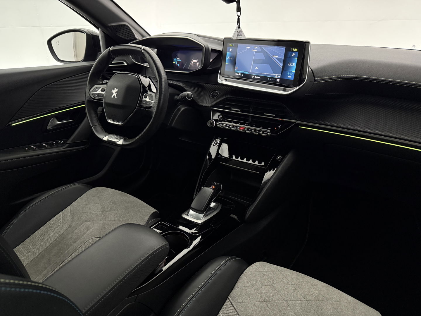 Peugeot 208 EV GT 350 | 50 kWh | Sfeerverl. | 360° | Virtual | LED | Carplay | Adap. Cruise | Keyless | NAP