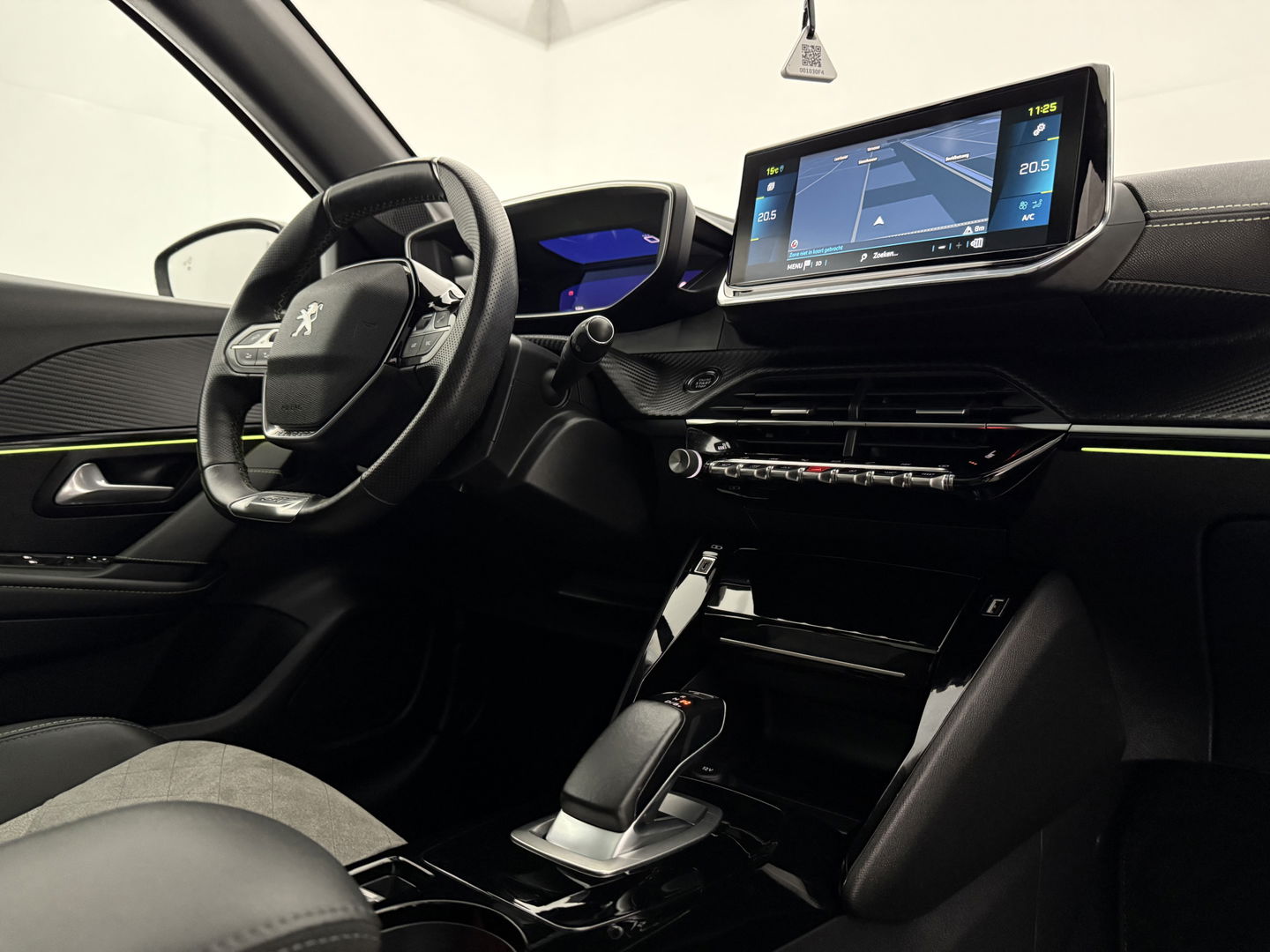 Peugeot 208 EV GT 350 | 50 kWh | Sfeerverl. | 360° | Virtual | LED | Carplay | Adap. Cruise | Keyless | NAP