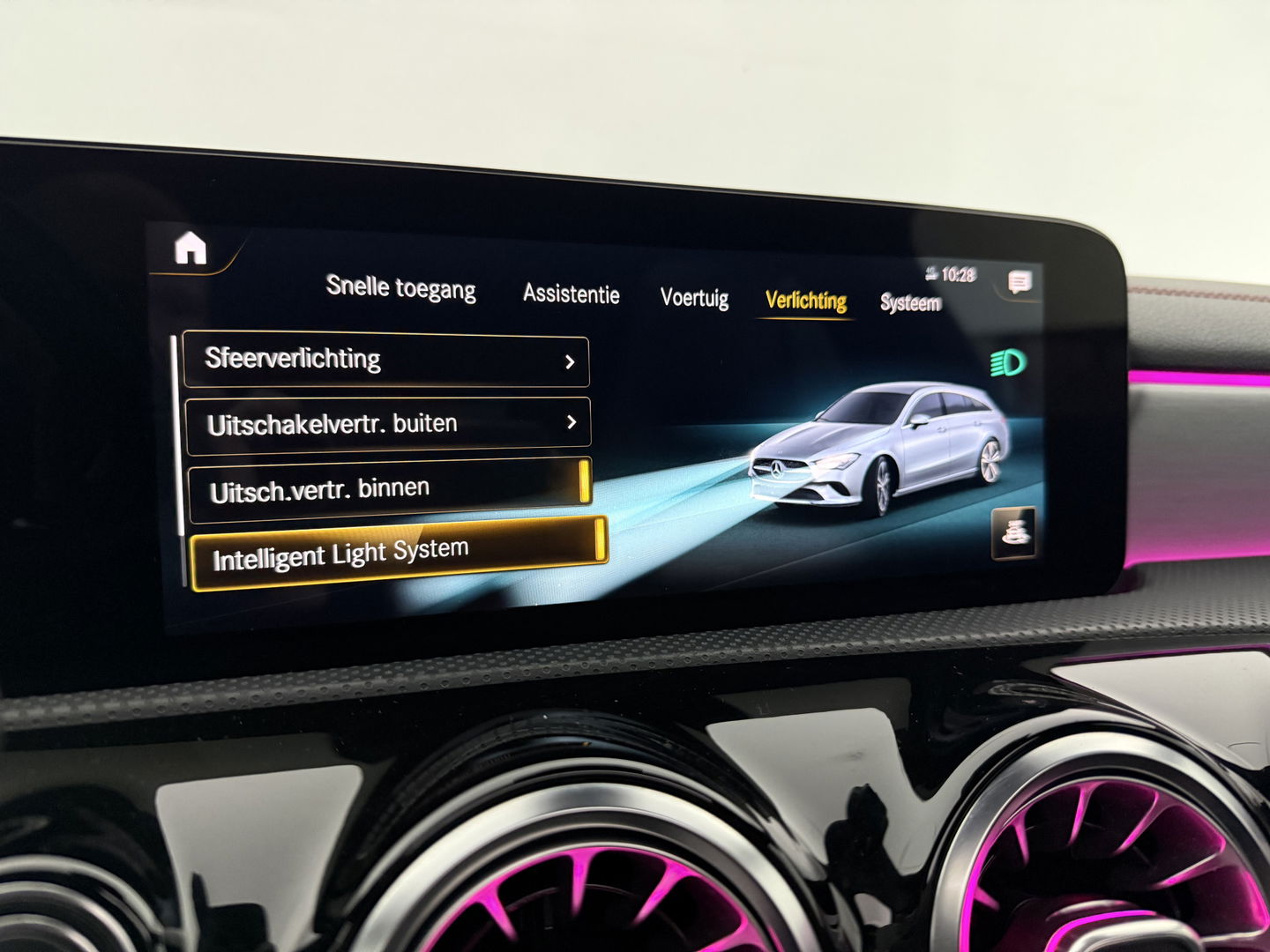 Mercedes-Benz CLA-Klasse 200 AMG | INCL. Dakkoffer | Pano | Burmester | Memory | Sfeer | Virtual | Trekh. | Camera | NAP