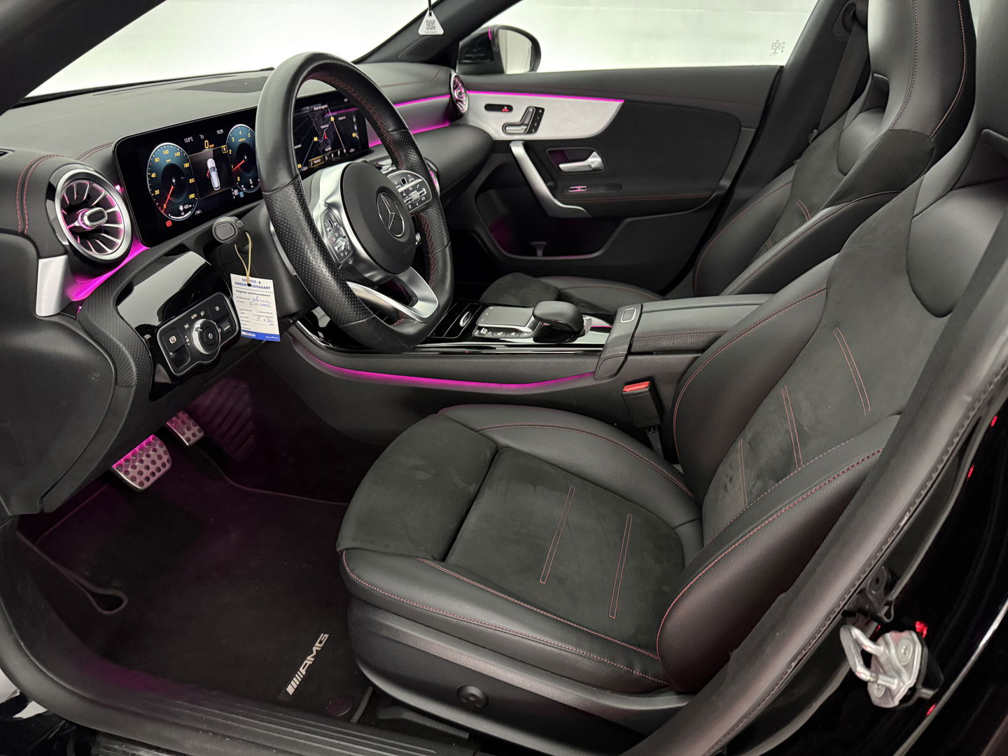 Mercedes-Benz CLA-Klasse 200 AMG | INCL. Dakkoffer | Pano | Burmester | Memory | Sfeer | Virtual | Trekh. | Camera | NAP