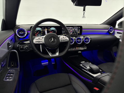 Mercedes-Benz CLA-Klasse 200 AMG | INCL. Dakkoffer | Pano | Burmester | Memory | Sfeer | Virtual | Trekh. | Camera | NAP