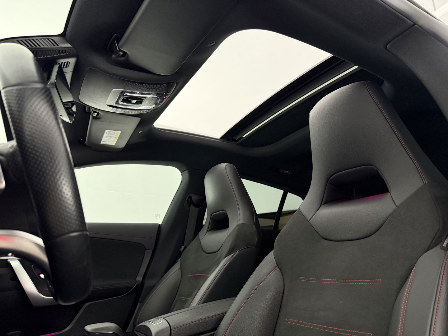 Mercedes-Benz CLA-Klasse 200 AMG | INCL. Dakkoffer | Pano | Burmester | Memory | Sfeer | Virtual | Trekh. | Camera | NAP