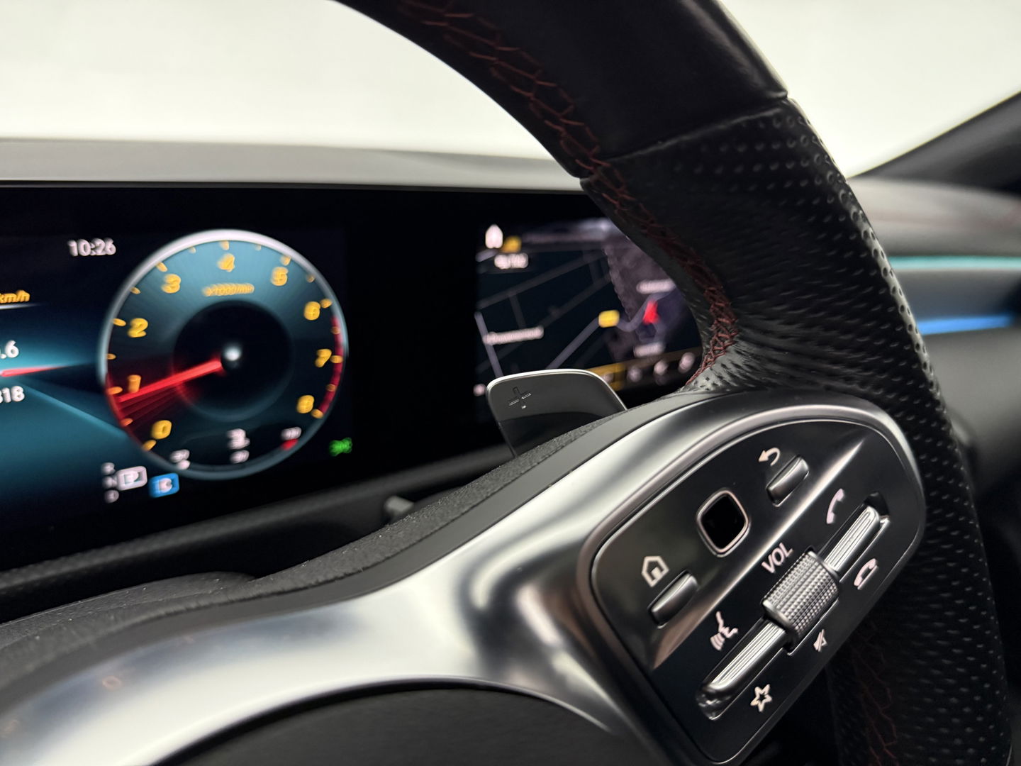 Mercedes-Benz CLA-Klasse 200 AMG | INCL. Dakkoffer | Pano | Burmester | Memory | Sfeer | Virtual | Trekh. | Camera | NAP