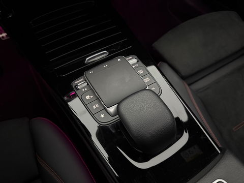 Mercedes-Benz CLA-Klasse 200 AMG | INCL. Dakkoffer | Pano | Burmester | Memory | Sfeer | Virtual | Trekh. | Camera | NAP