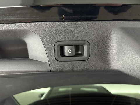 Mercedes-Benz CLA-Klasse 200 AMG | INCL. Dakkoffer | Pano | Burmester | Memory | Sfeer | Virtual | Trekh. | Camera | NAP