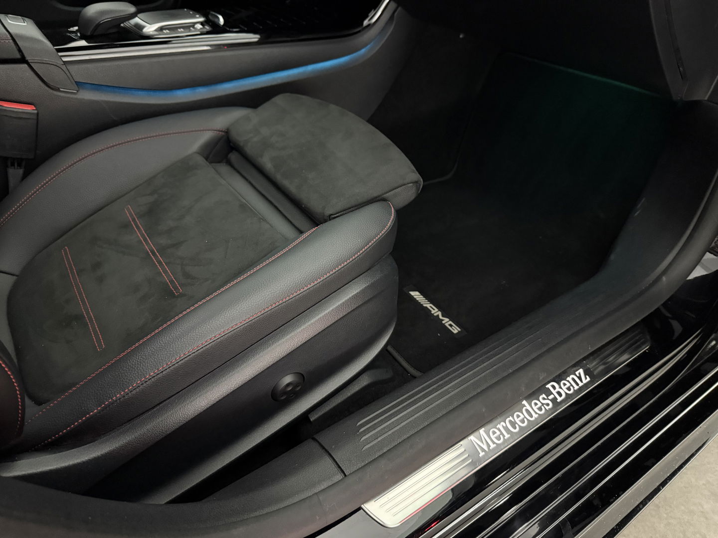 Mercedes-Benz CLA-Klasse 200 AMG | INCL. Dakkoffer | Pano | Burmester | Memory | Sfeer | Virtual | Trekh. | Camera | NAP