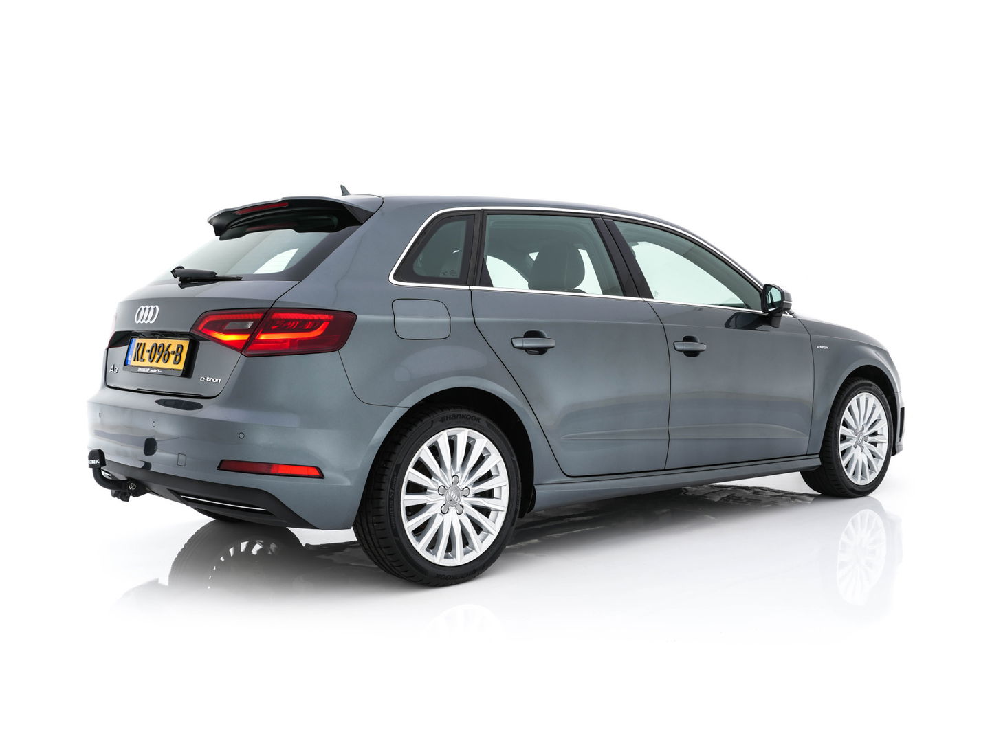 Audi A3 Sportback 1.4 e-tron Plug-In Pro Line plus Aut. *LEATHER-FABRIC | FULL-LED | NAVI-FULLMAP | KEYLESS | SPORT-SEATS | AUDI-SOUND | TOWBAR | 17''ALU*