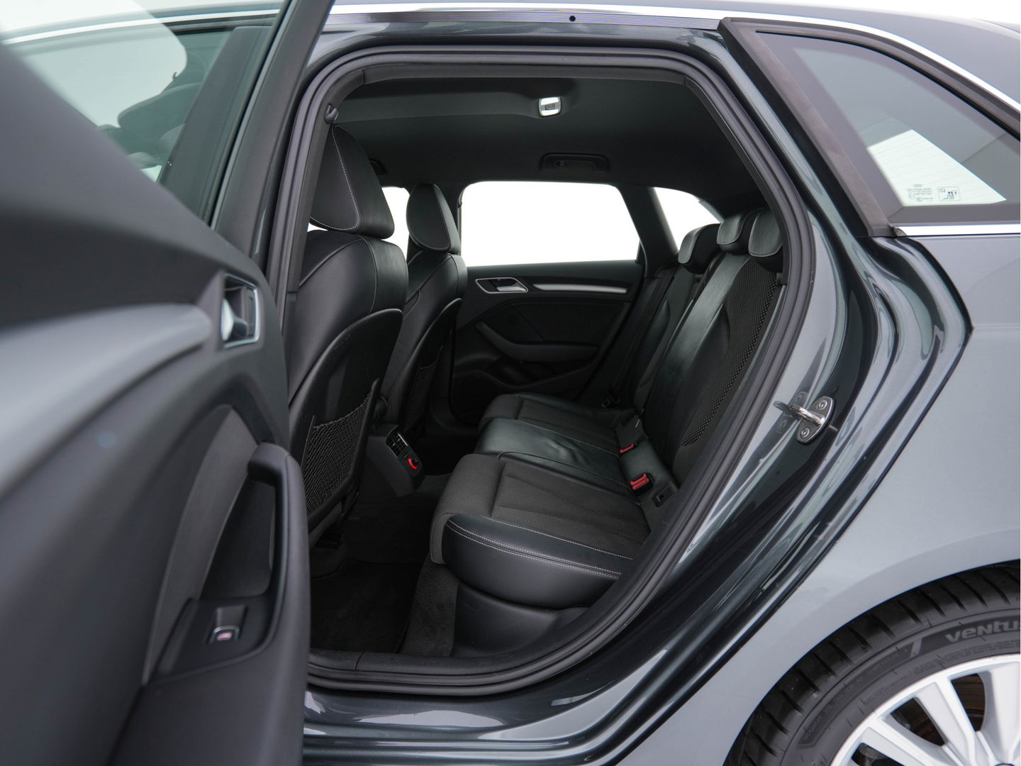 Audi A3 Sportback 1.4 e-tron Plug-In Pro Line plus Aut. *LEATHER-FABRIC | FULL-LED | NAVI-FULLMAP | KEYLESS | SPORT-SEATS | AUDI-SOUND | TOWBAR | 17''ALU*