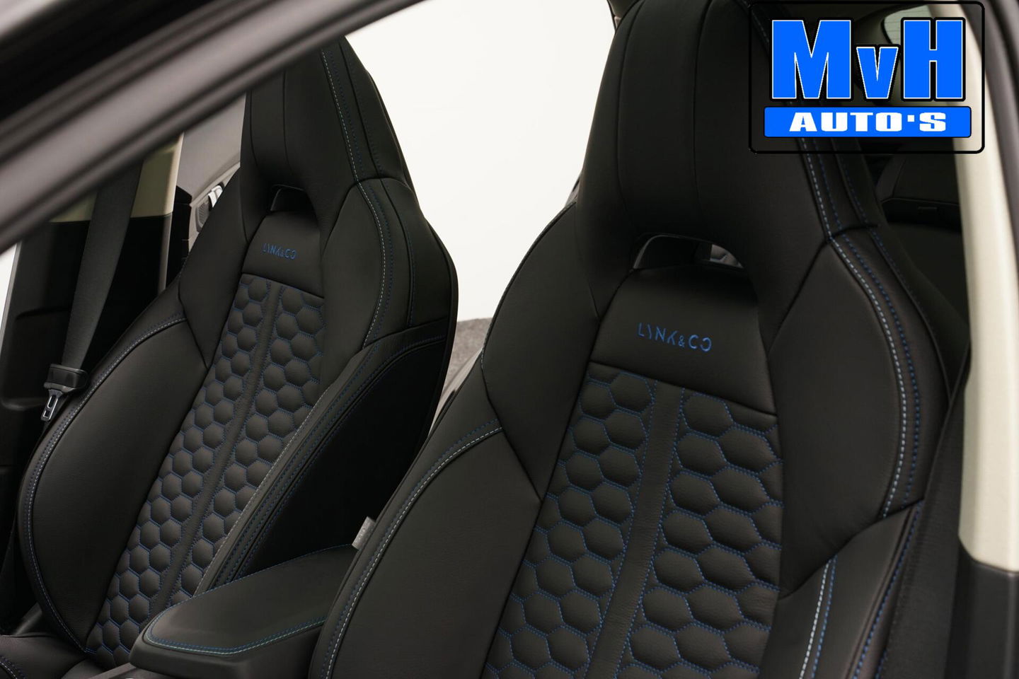 Lynk & Co 01 1.5 Hybride|LEER|FULL BLACK |360°CAM|NAP