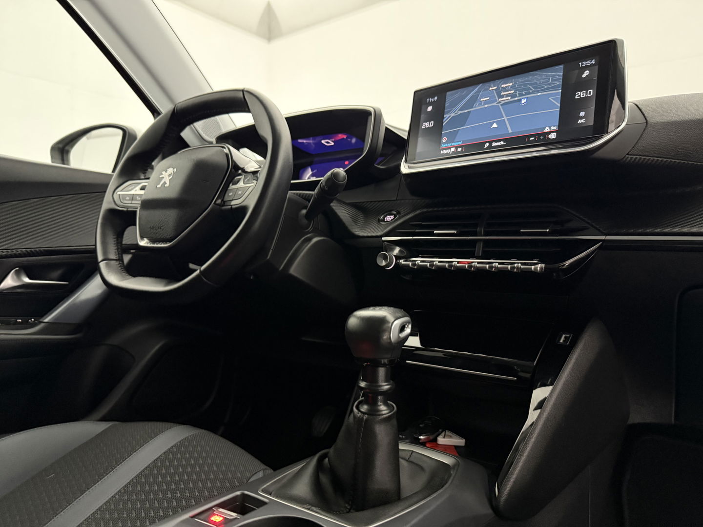 Peugeot 2008 1.2 PureTech | Virtual | 360° | Carplay | Cruise | Navi | LED | Parkeersens. | NAP