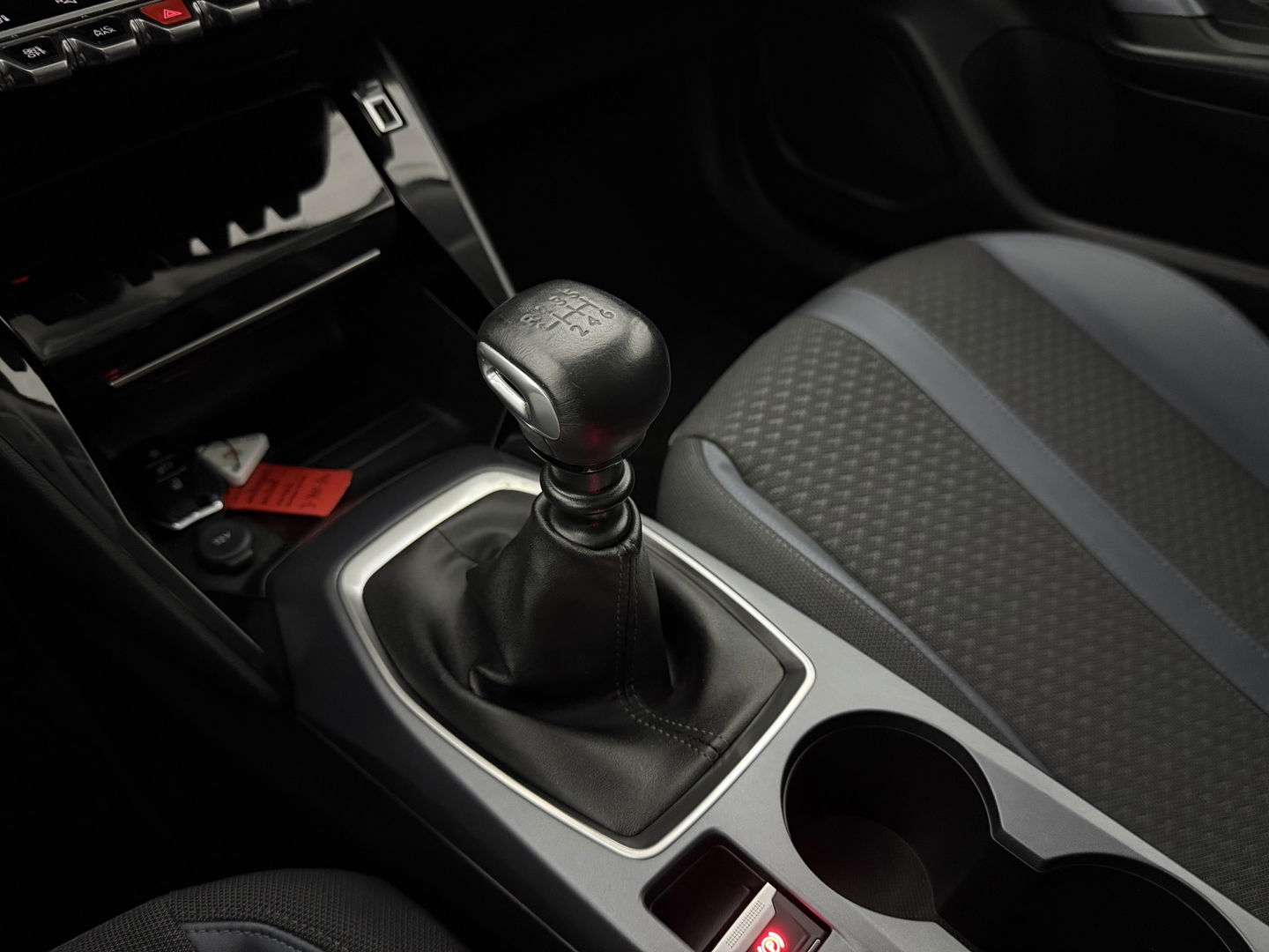 Peugeot 2008 1.2 PureTech | Virtual | 360° | Carplay | Cruise | Navi | LED | Parkeersens. | NAP