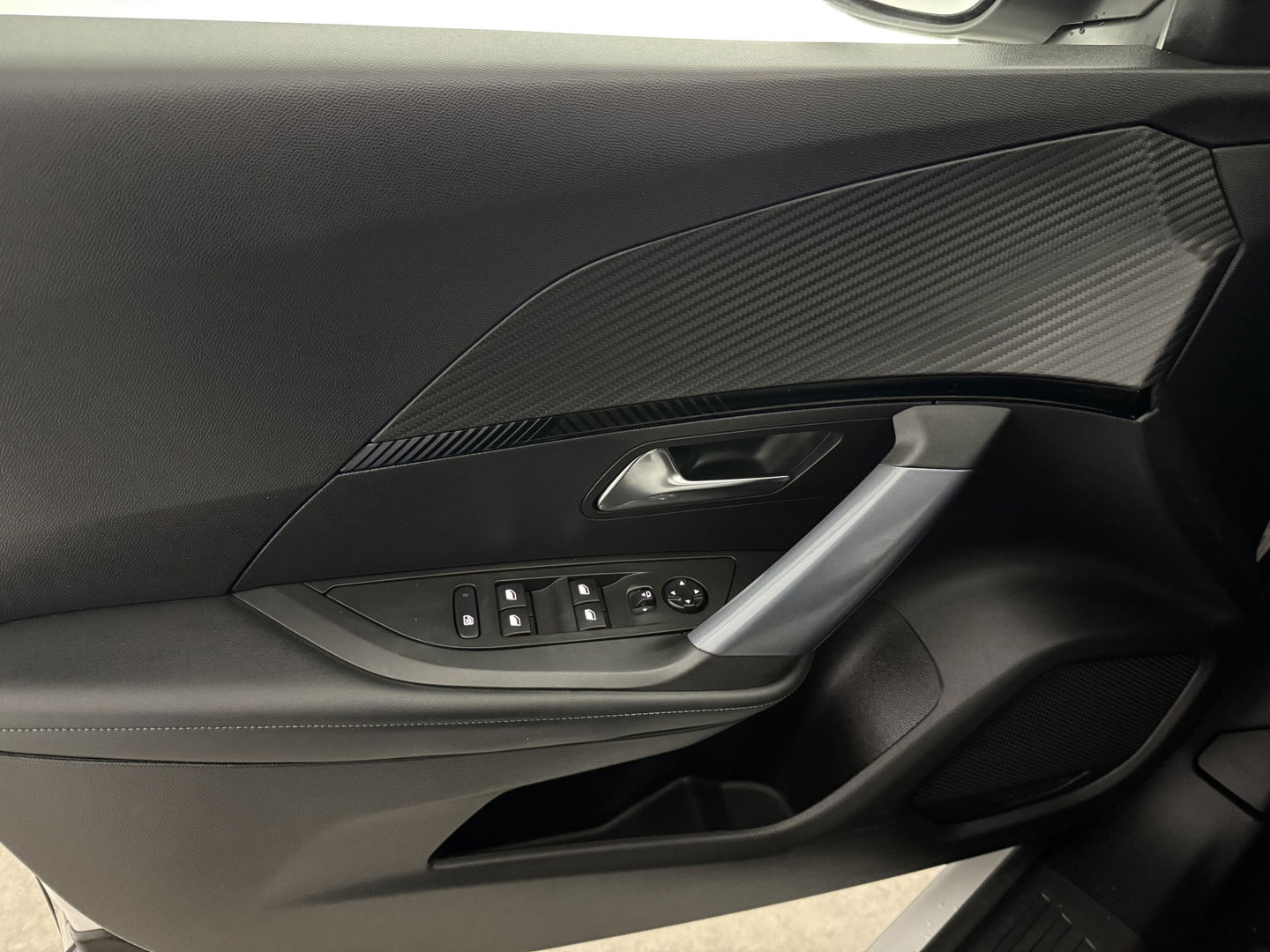 Peugeot 2008 1.2 PureTech | Virtual | 360° | Carplay | Cruise | Navi | LED | Parkeersens. | NAP